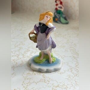 DISNEY VINTAGE GROLIER SLEEPING BEAUTY PRINCESS AURORA PORCELAIN SMALL FIGURINE